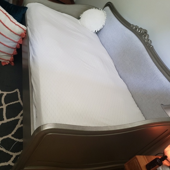 Day bed - Picture 4 of 4